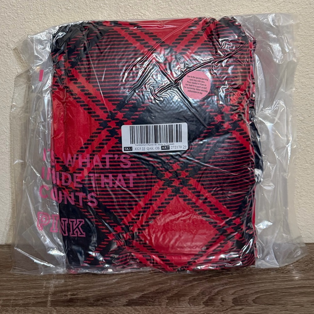 PINK Victoria’s Secret Blanket - Picture 3 of 6